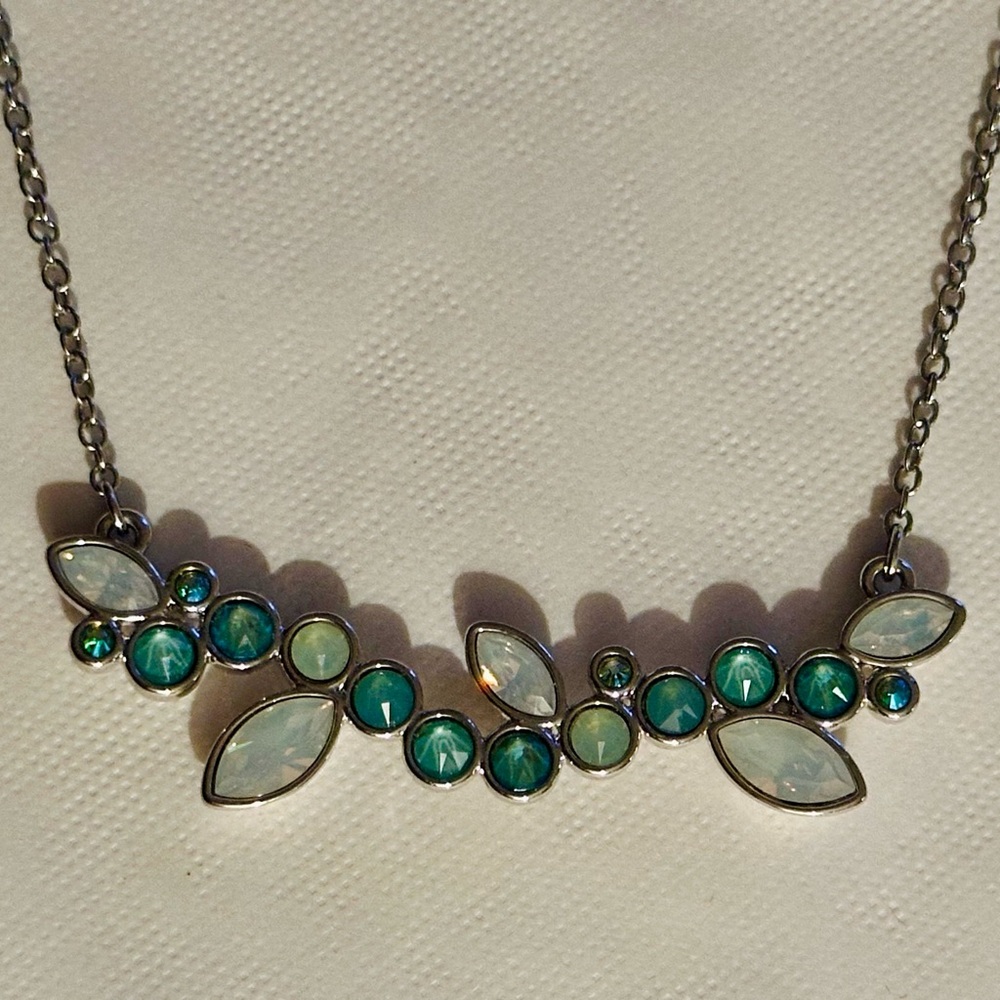 Elegant Silver and Green Necklace
